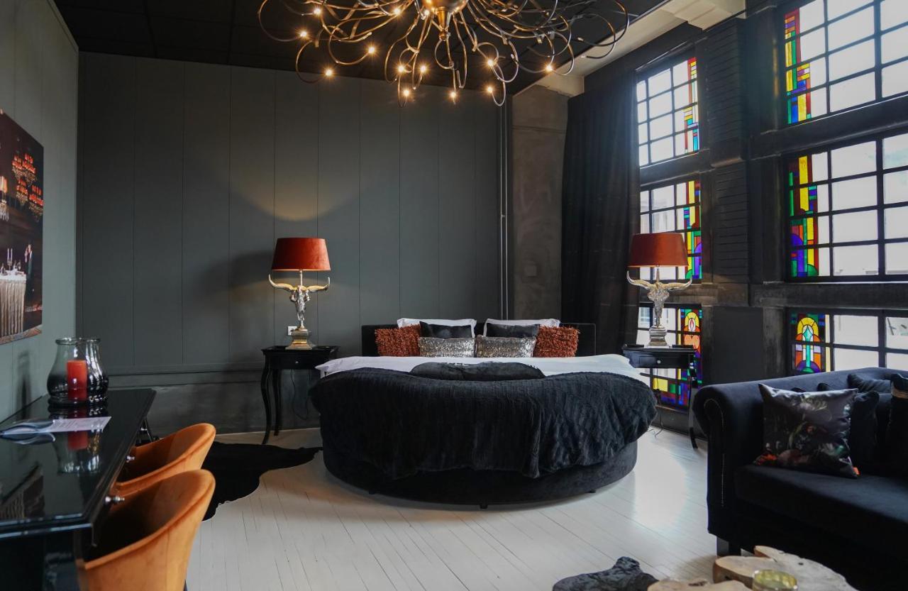 Bewaring Hotel